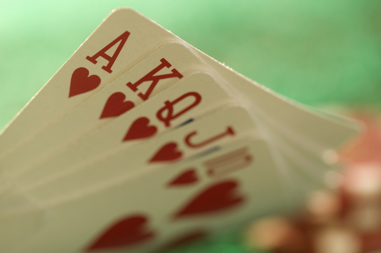 Devenir meilleur au poker grâce à casino-tropez-bonus.fr
