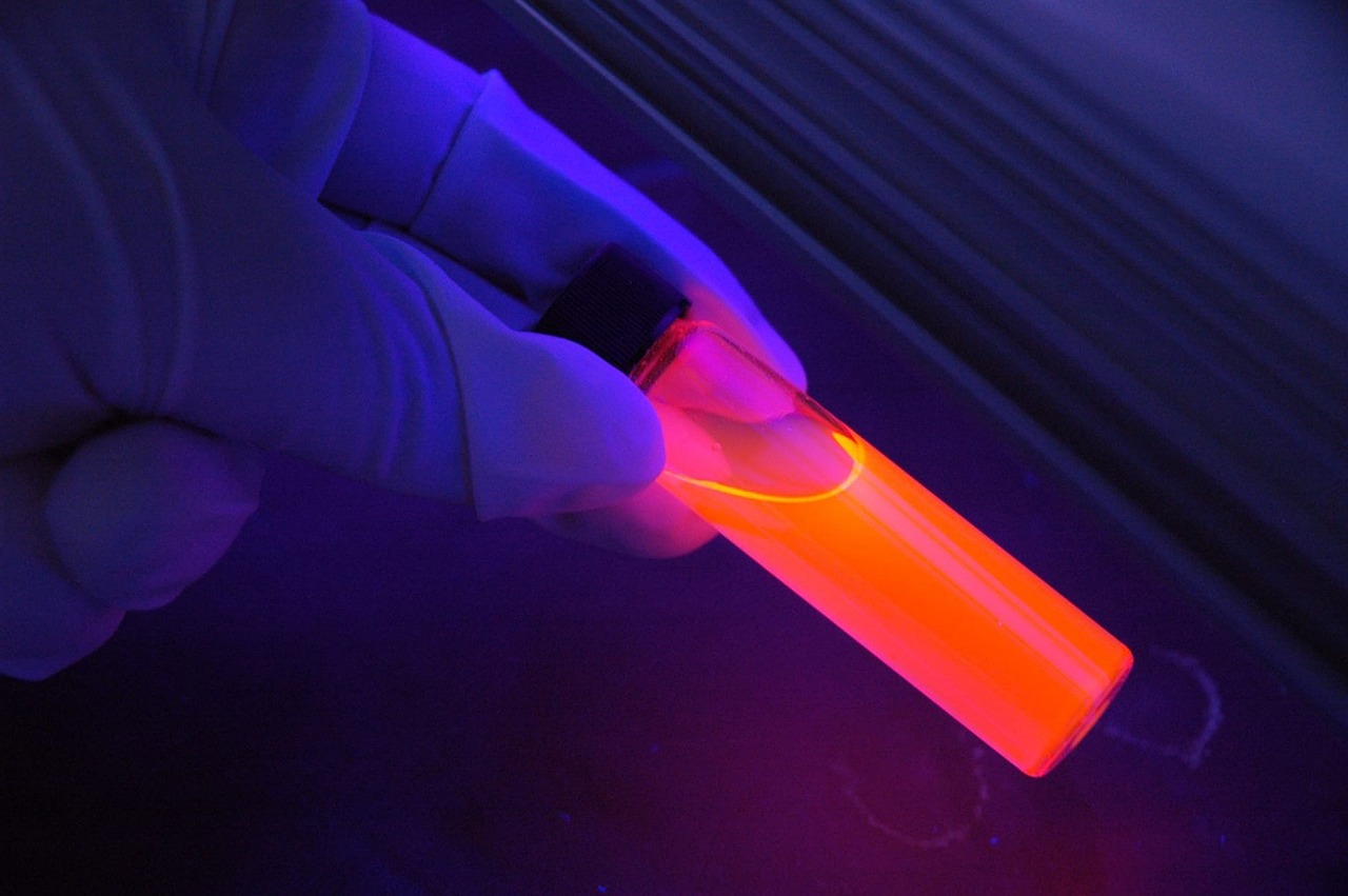 Comment fonctionne un tube fluorescent et quels sont ses avantages ?